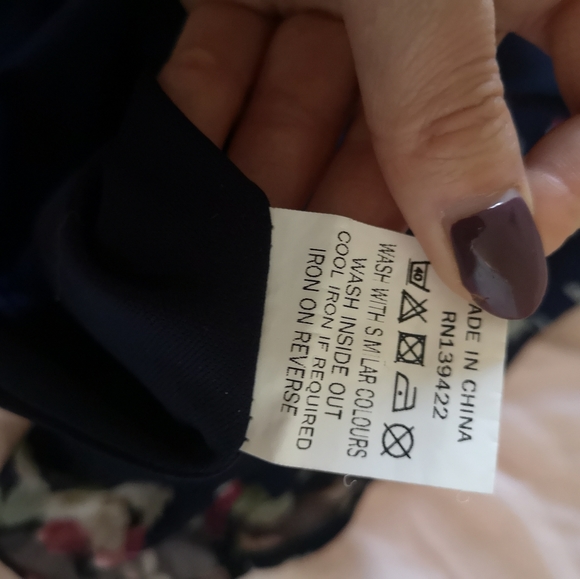 Tobi Floral love cut back dress size Small - Picture 8 of 8